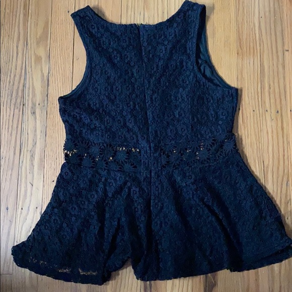 Black peplum lace top - Picture 4 of 4